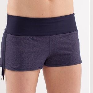 Lululemon Hot Move shorts size 2 hot yoga new navy indigo heather